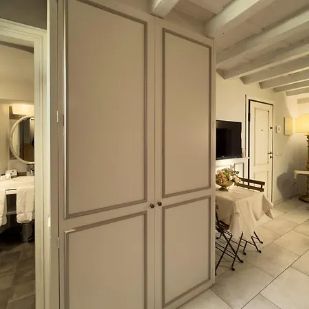 Lo Studiolo Tower Qk Costa 58 * Флоренция
