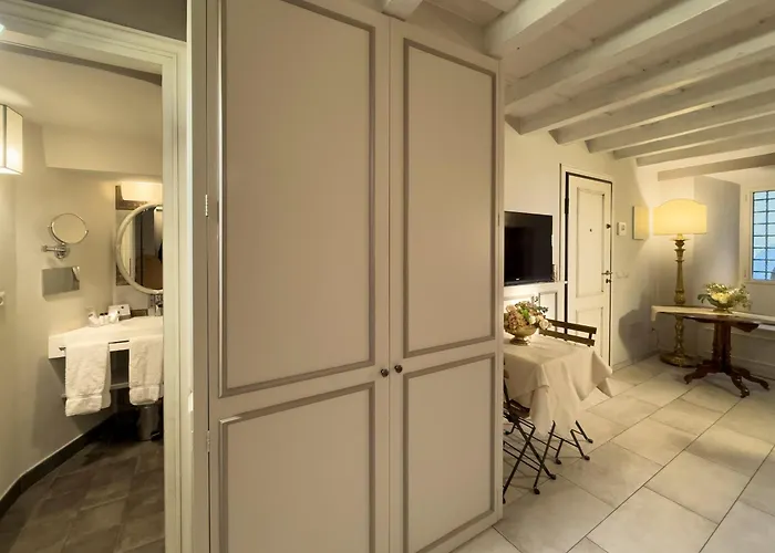 Lo Studiolo Tower Qk Costa 58 * Флоренция